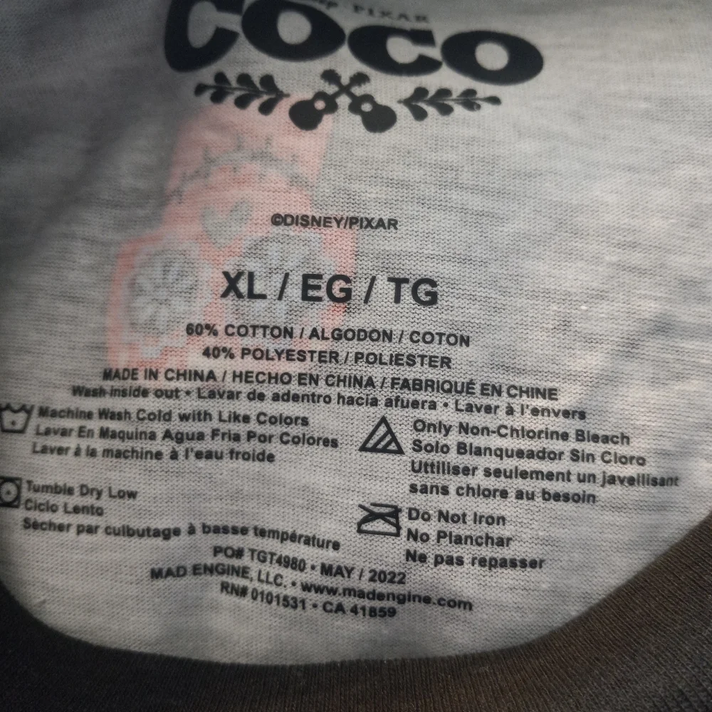 Disneys Coco Black T-Shirt with Colorful Skull Print Size XL Kids - Picture 2 of 5